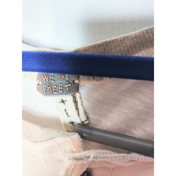 Women We The Free People Two Tone Linen Scoop Neck 5 Buttons, Long-Sleeves Top - Picture 5 of 5